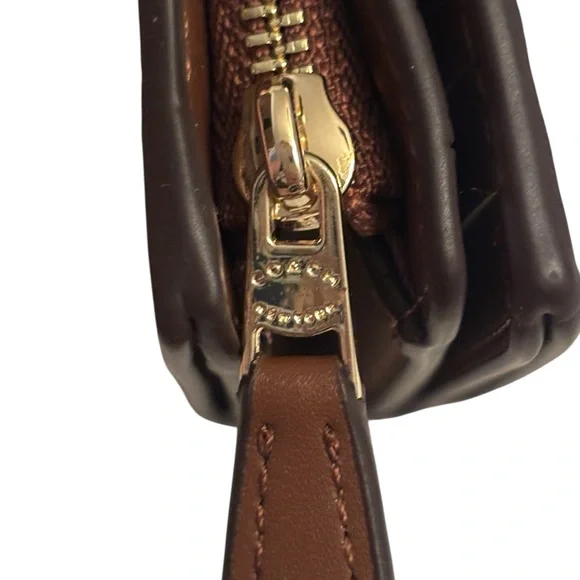 Coach Signature Canvas Bifold Wallet Pristine - Picture 8 of 15